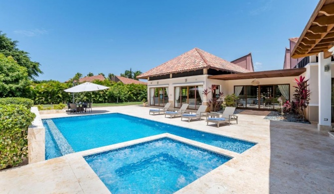 Stunning Villa with Private Pool and Jacuzzi in Casa de Campo