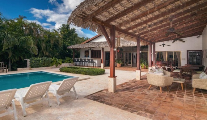 Villa Flamboyanes in Casa de Campo with maid