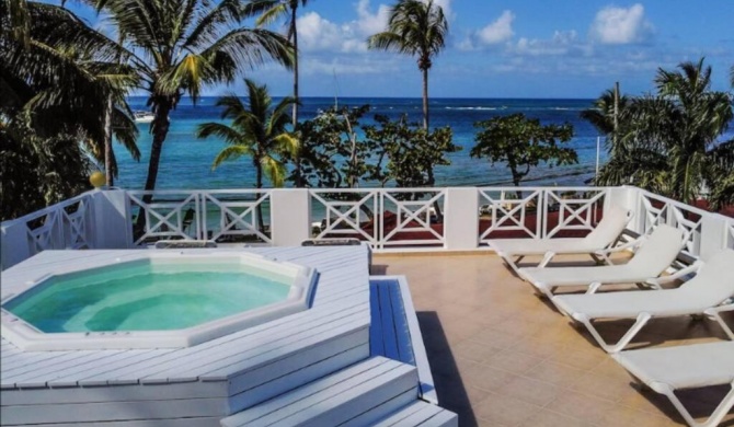 Penthouse Jacuzzi with sea view