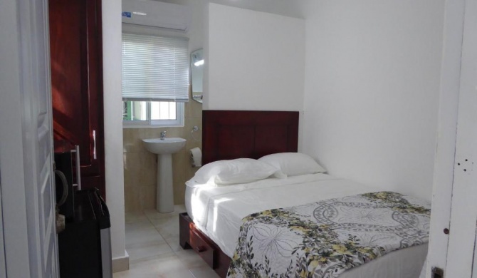 Bedroom with kitchen and laundry near the beach