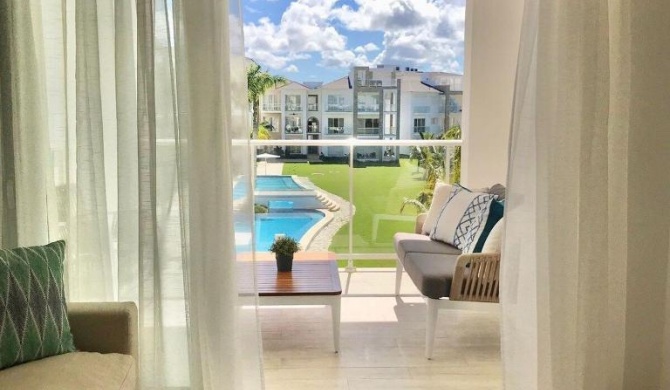 Cozy 1BDR with Pool Golf View at Cana Pearl