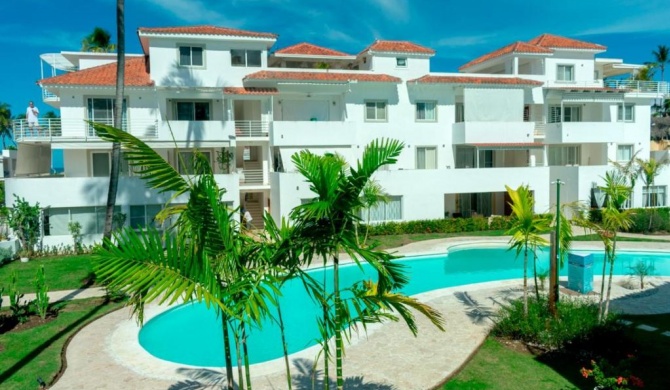 DELUXE E1, 2 BR, POOL,TERRACE,CLOSE TO THE BEACH!