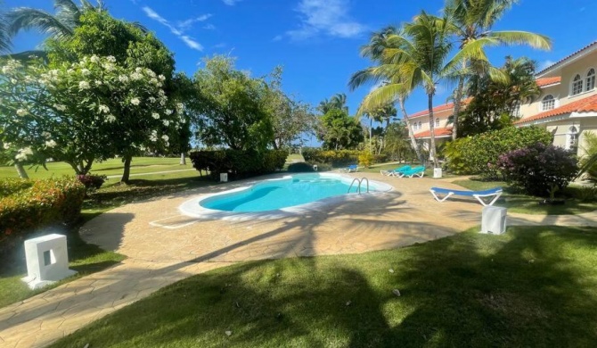 Golf Townhouse with pool in caribbean paradise