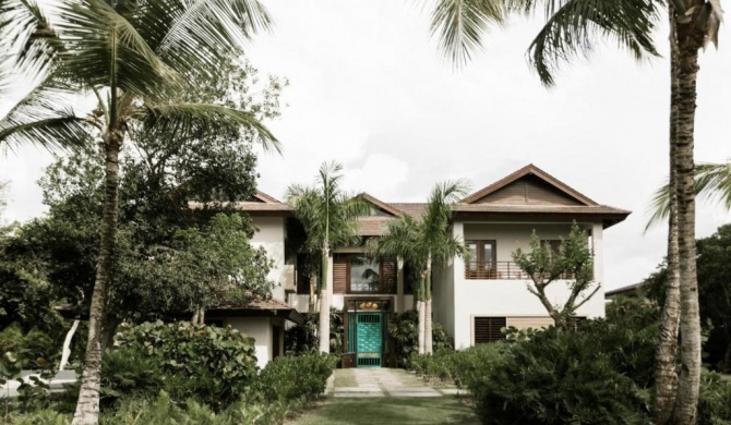 Ocean view villa with golf front at exclusive beach resort