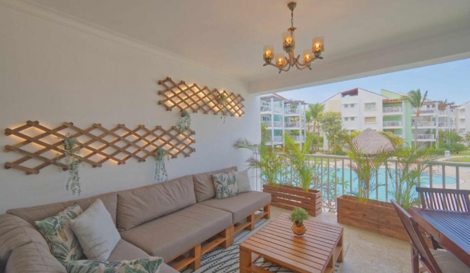 Pompano 202 Amazingly situated one-bedroom apartment in ocean-front condominium