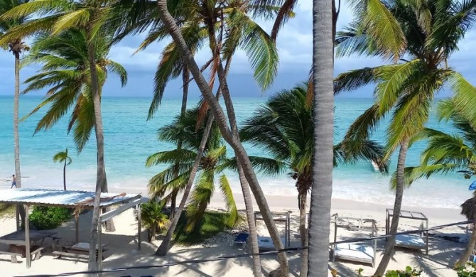 Private room overlooking the beach