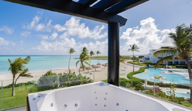 Punta Palmera Beach Front and pool views Cap Cana