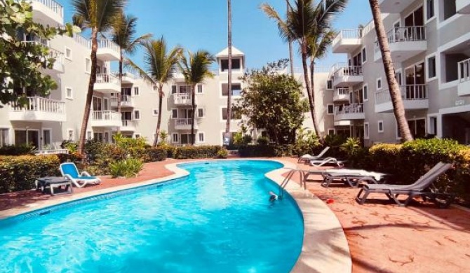 Sol Caribe Suites Deluxe Los Corales beach and Pool