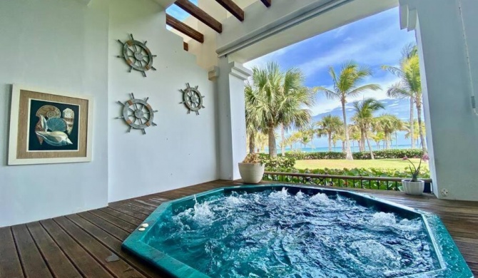 Stylish lux beach condo Aquamarina Cap Cana