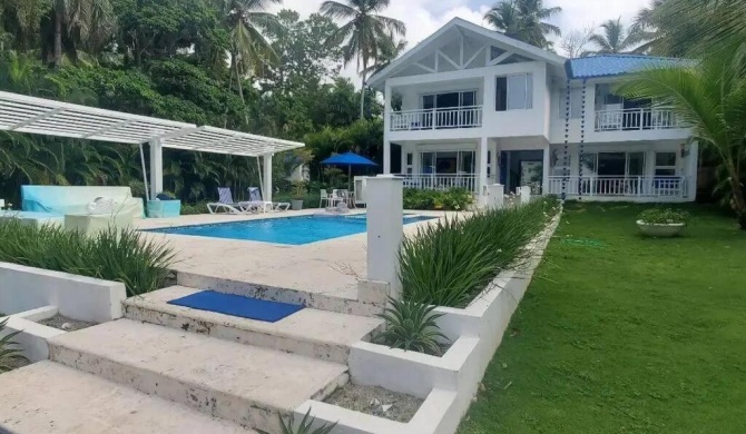 Bahía Azul ¡Villa con playa privada, picina y Jacuzzi!