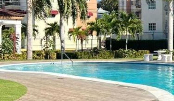 Lovely 3 bedroom condo with Pool.