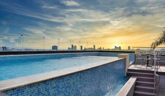 10D REFA The Glam 360 Views Downtown PoolGymTerrace