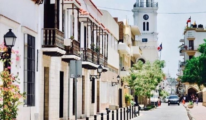 estudio en la zona Colonial privada