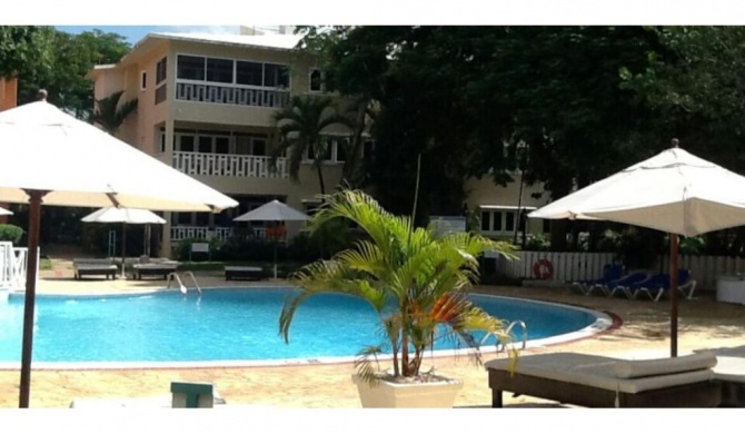 Room in Guest room - Private room in Boca Chica Resort condominium