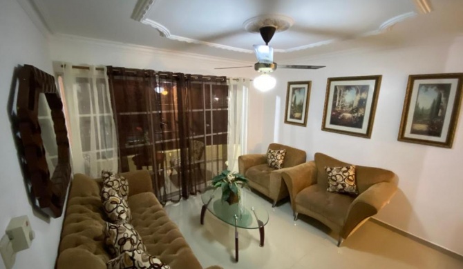 1 Dominican Republic - Huge cozy 3 bedrooms - WIFI - INVERT for light - Parking - close to all transportation - Metro - CableWay - Buses - Comercial Area- Jacobo Majluta - Residencial Paradise V Colina del Arroyo 1