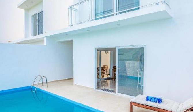 3 bedroom Townhouse with private Pool