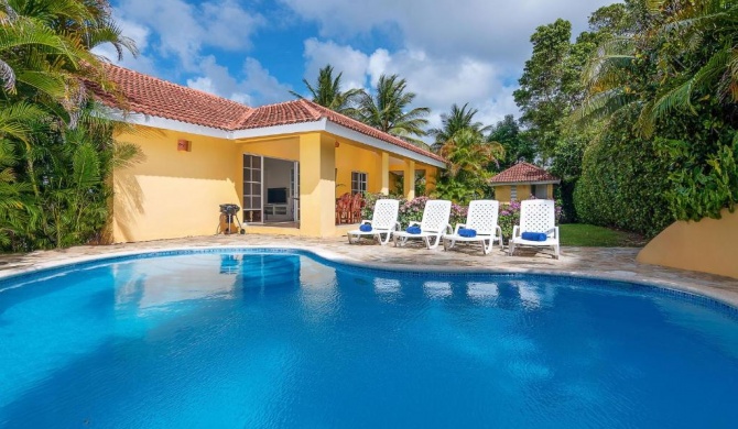 Entrada Villa with private pool, walk to beach