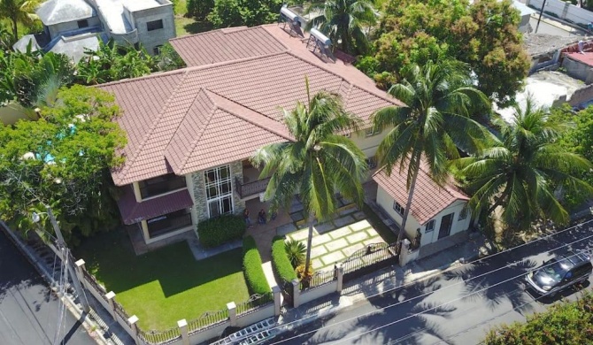 Spacious 8 Bedroom 10 Bath Villa THE CENTER of Sosua