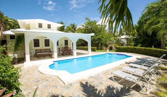 Private Villa in Encuentro Beach with pool